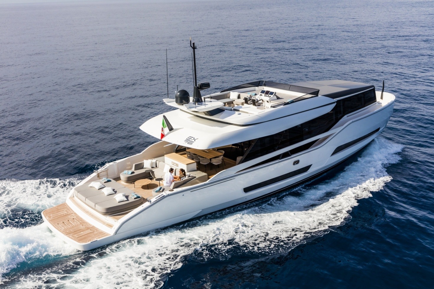 isa yachts palumbo superyachts